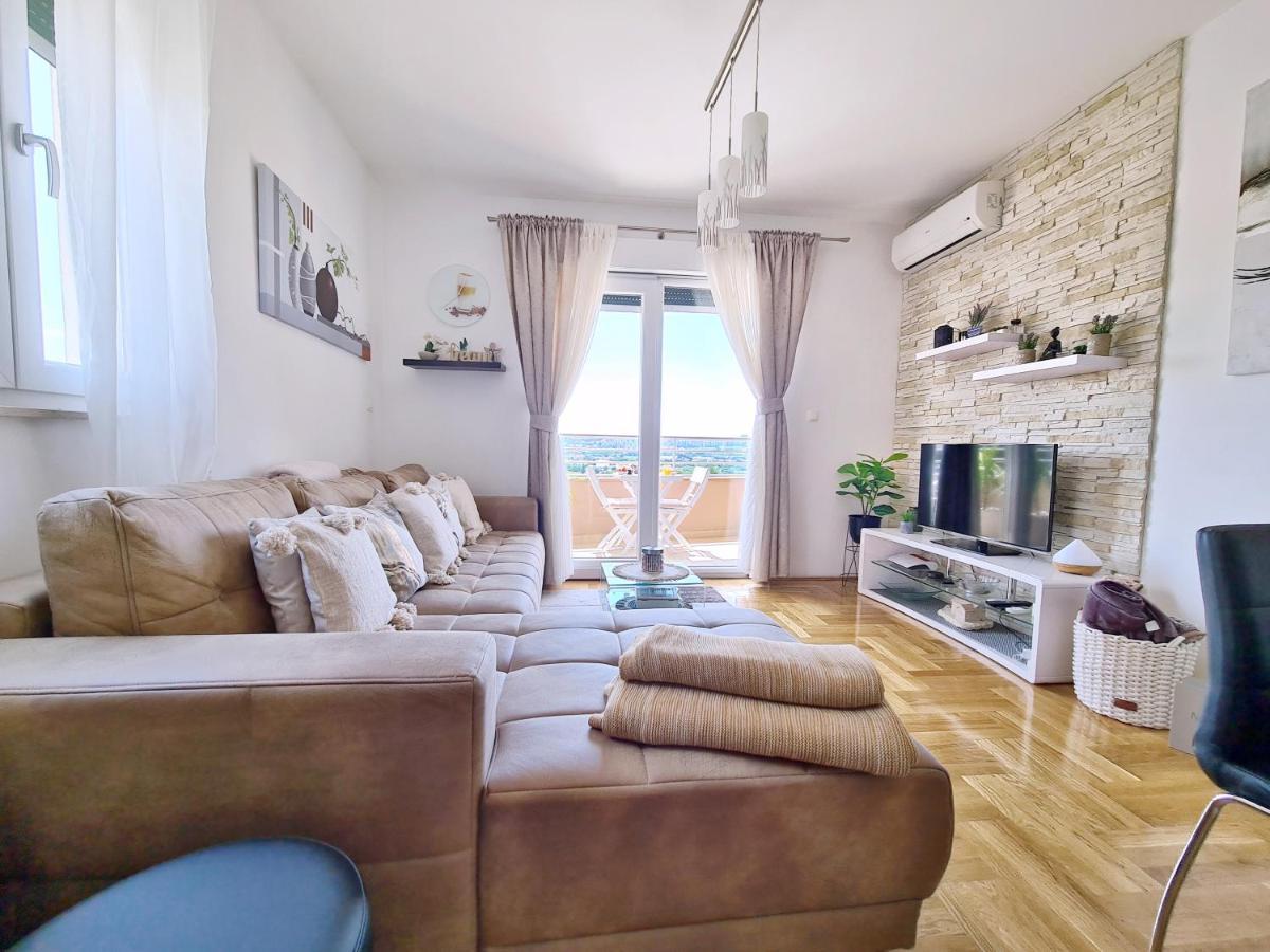 Luxury Apartment Salona Eksteriør billede