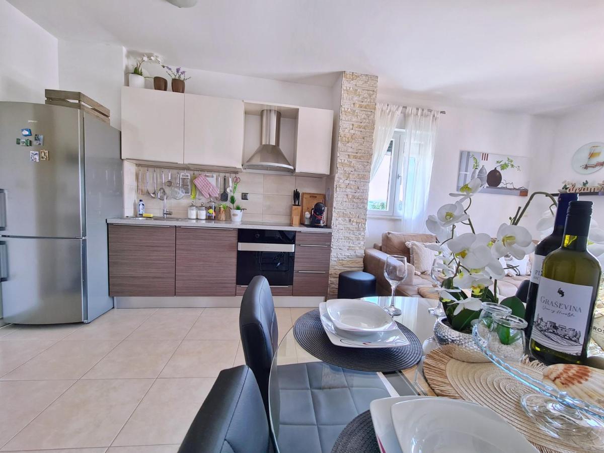 Luxury Apartment Salona Eksteriør billede