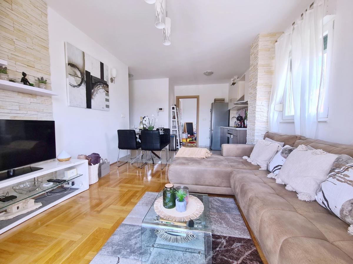 Luxury Apartment Salona Eksteriør billede