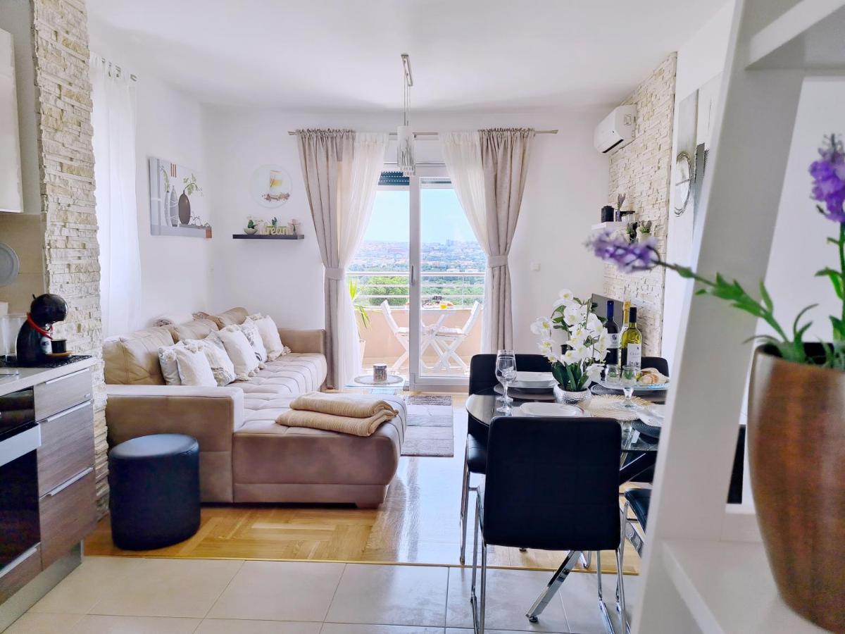 Luxury Apartment Salona Eksteriør billede