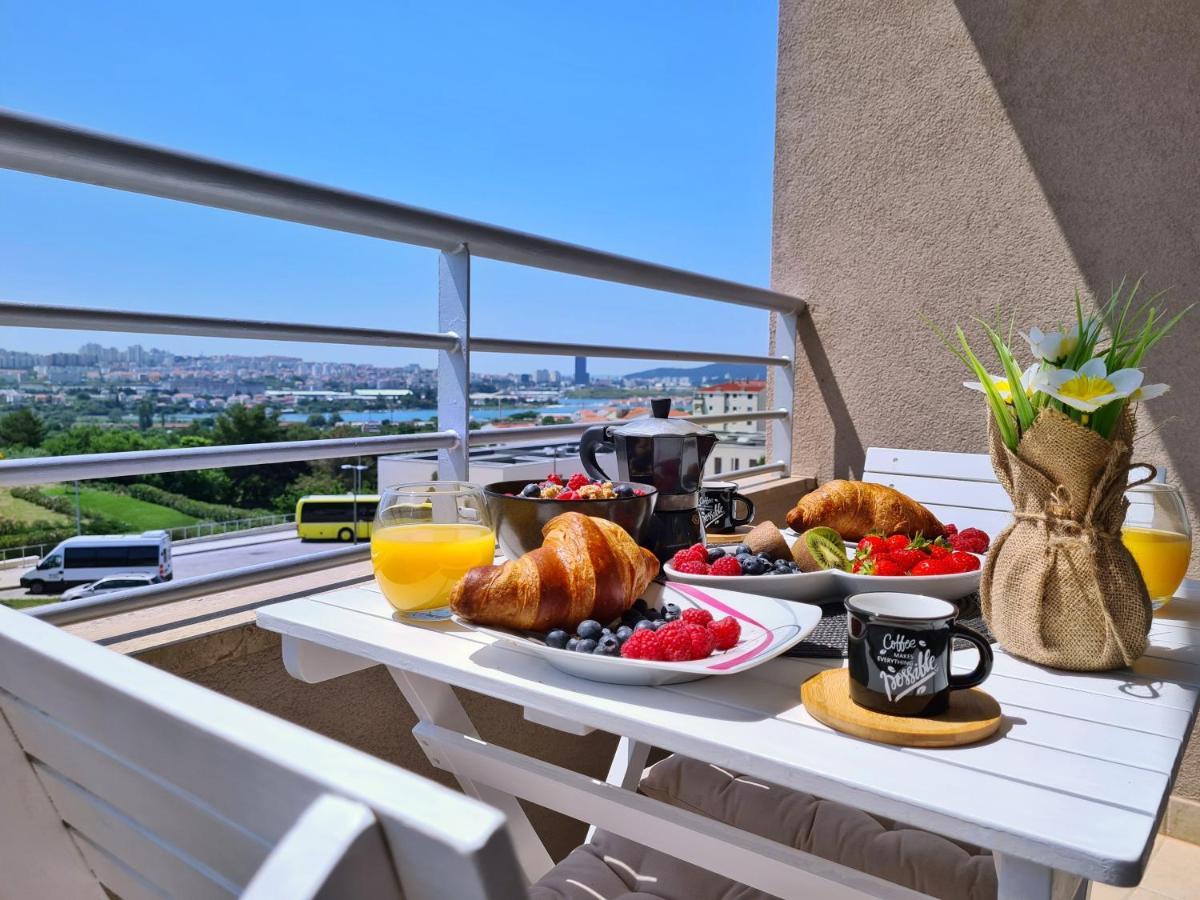 Luxury Apartment Salona Eksteriør billede