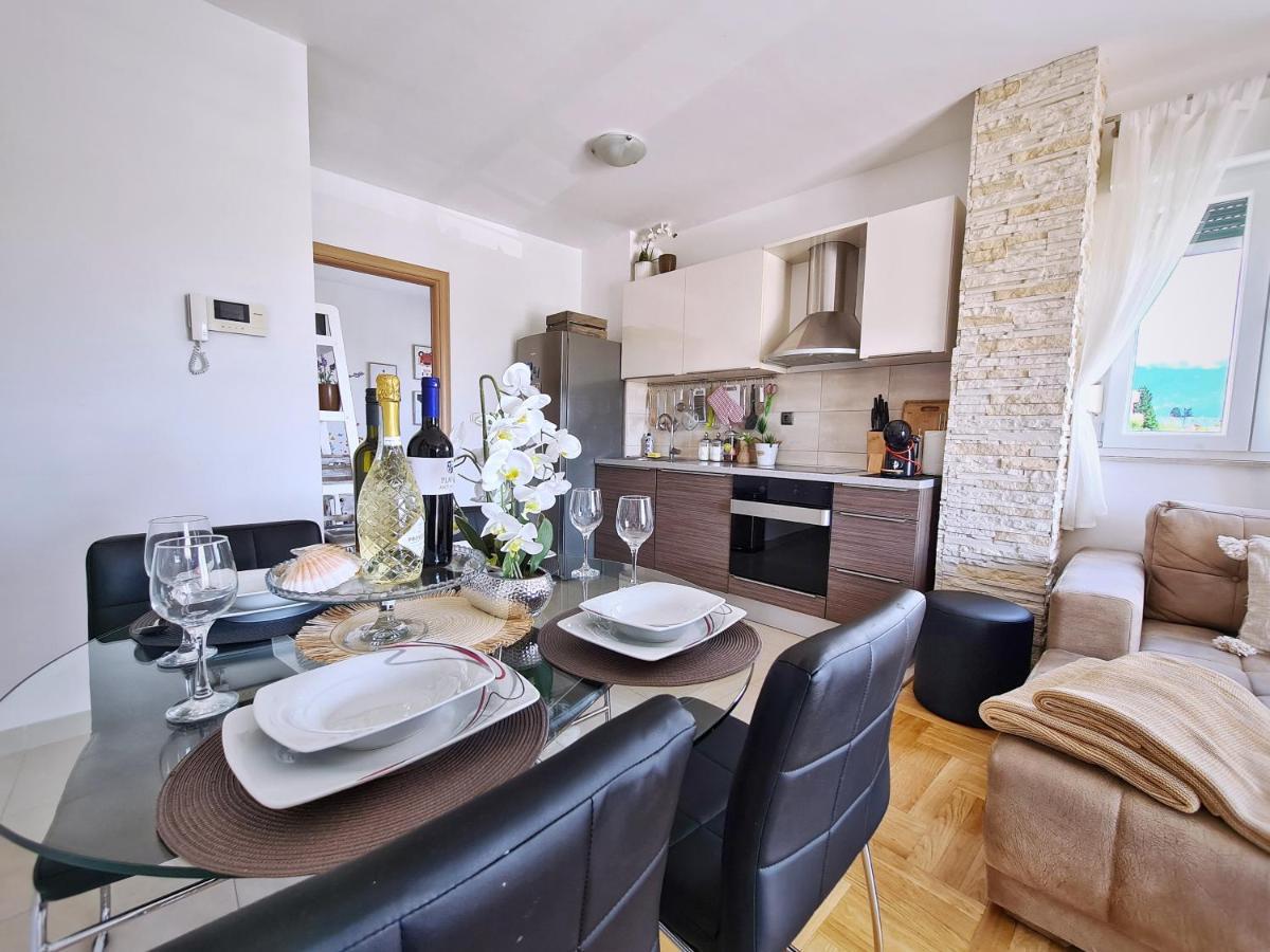 Luxury Apartment Salona Eksteriør billede